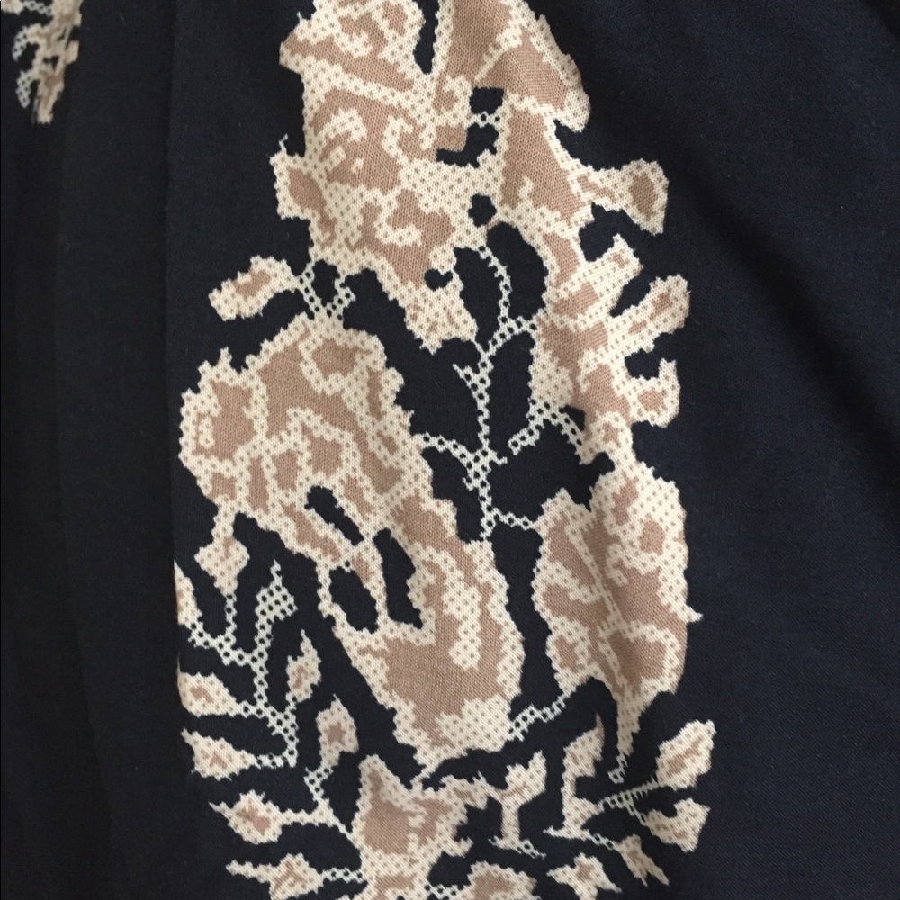Open back Navy Blue Floral Romper - Picture 5 of 8